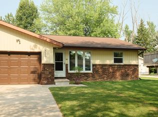 517 Kelly Jo Dr, Green Bay, WI 54303