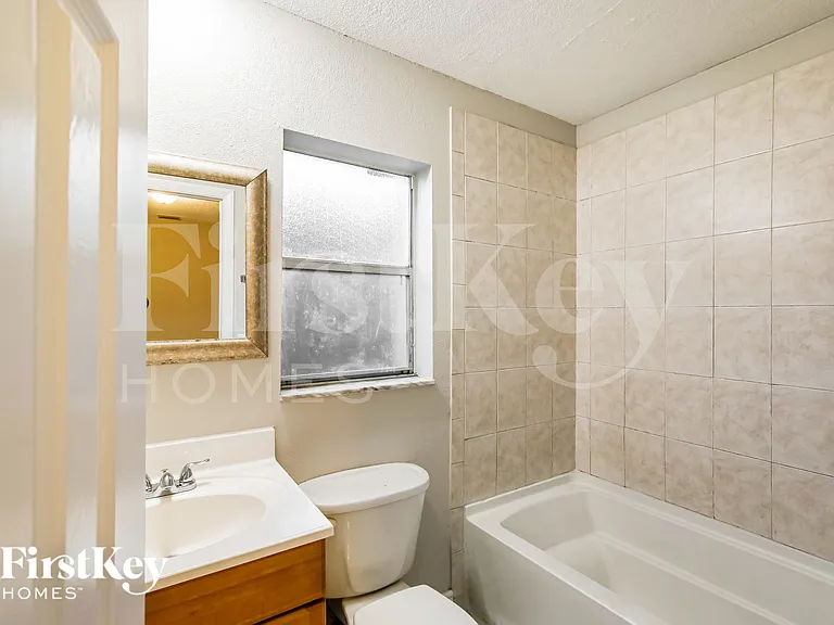 7820 SW 9th St — Photo 13