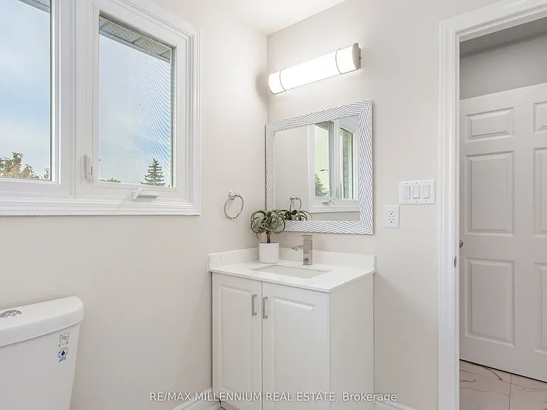61 Mistywood Dr #UPPER — Photo 45