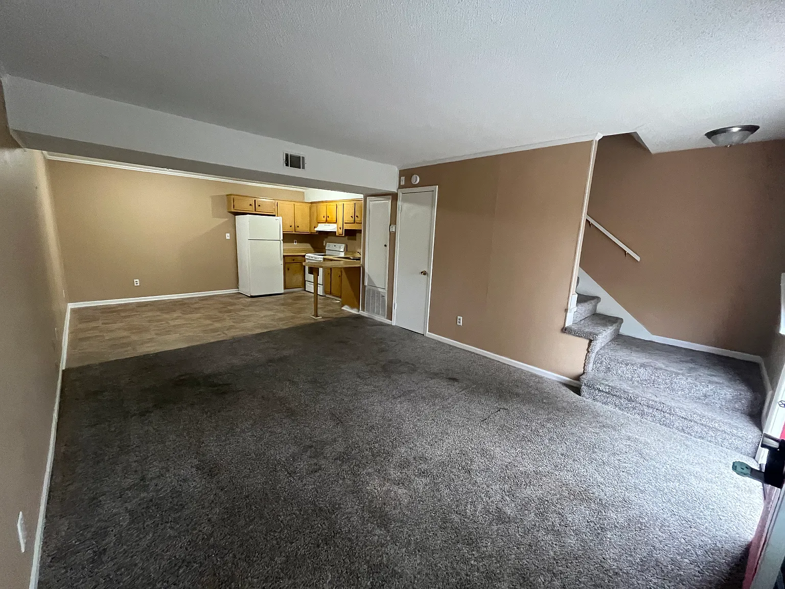 2413 Baywood Dr — Photo 2