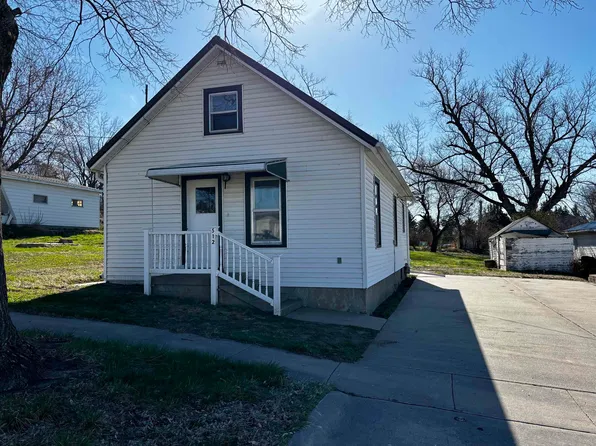 512 7th St, Wisner, NE 68791