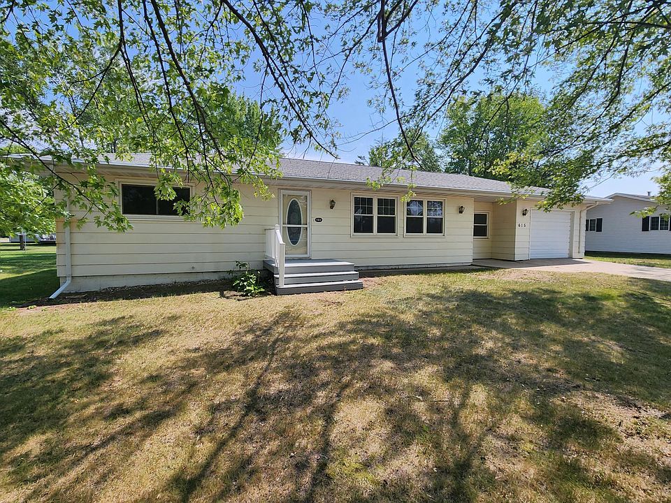 615 4th Ave SW, Perham, MN 56573 | Zillow