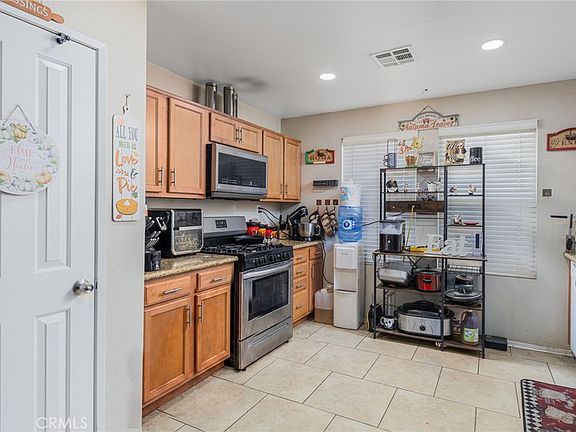 5th image of 781 Amherst Way