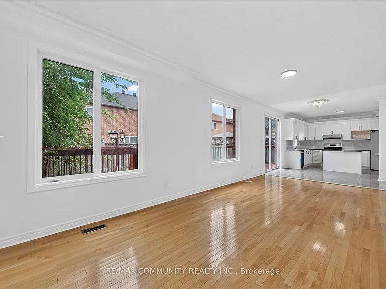 29 River Forest St W — Photo 21