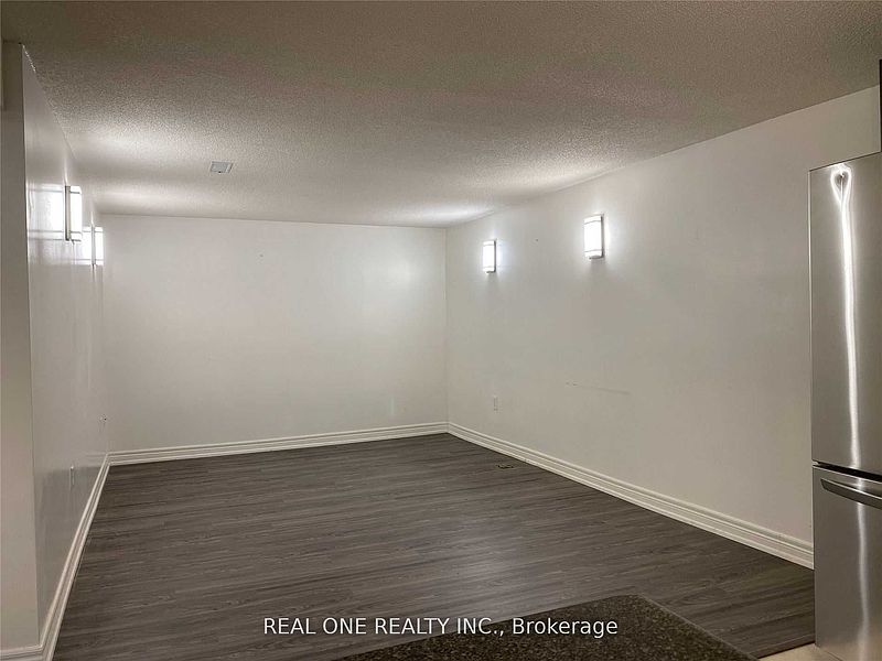 Markham House for rent - 2 Bedrooms — photo 3