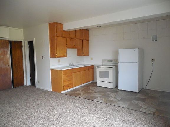 4th image of 13 N 32nd St APT 6