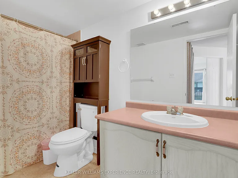492 Laclie St #204 — Photo 11