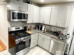 1 Ropes St #4E, Salem, MA 01970