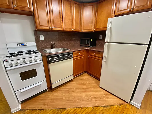 Rented by J PRESTON AND ASSOCIATES INC | media 12