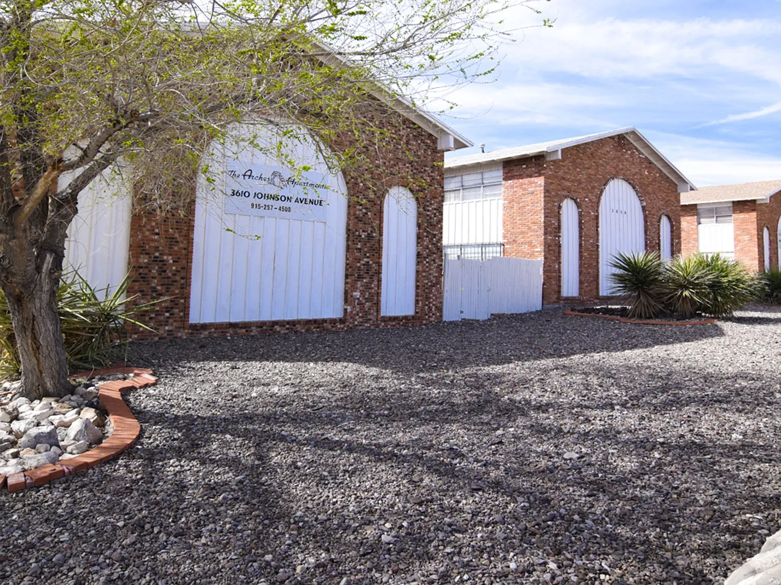 The Arches Apartments — Photo 4
