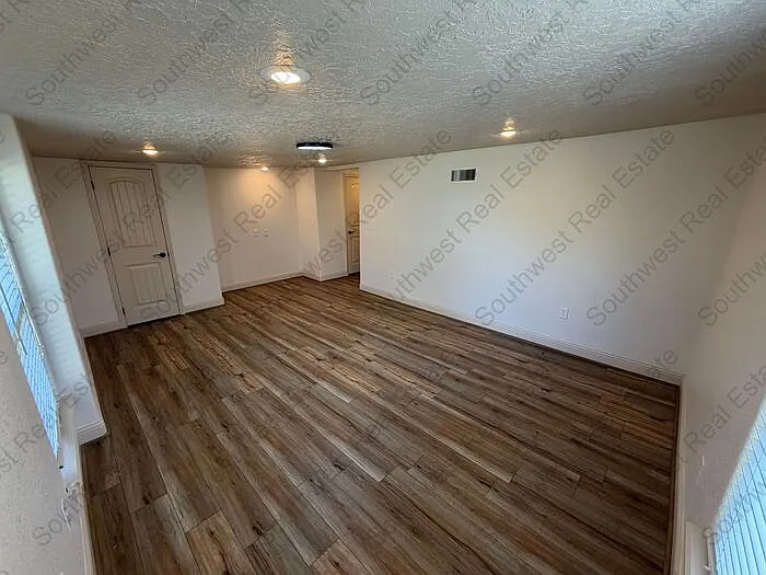 1311 Gidding St — Photo 15