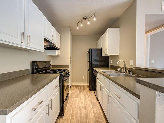 5th image of 23645 Meadowridge Dr #E066