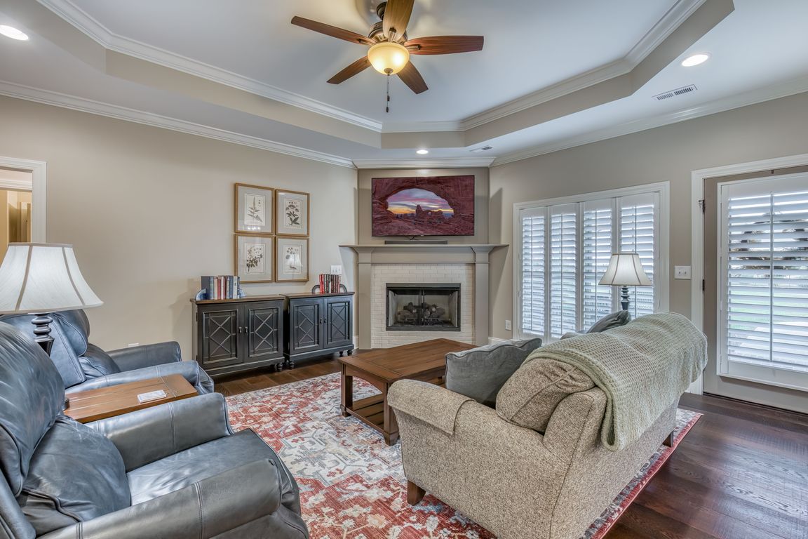 next background image