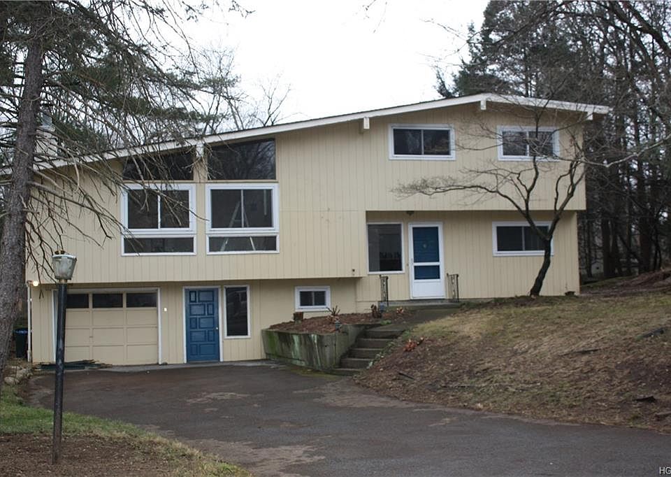 1st image of 10 Lakeview Ave E