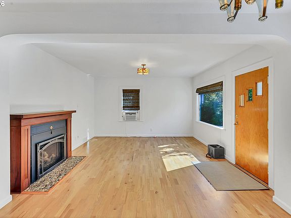 4th image of 9224 N Polk Ave