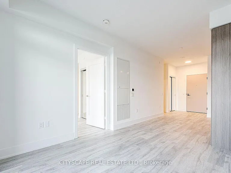 858 Dupont St #316 — Photo 8
