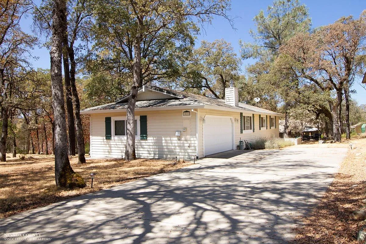 14260 Pepperwood Dr photo 1