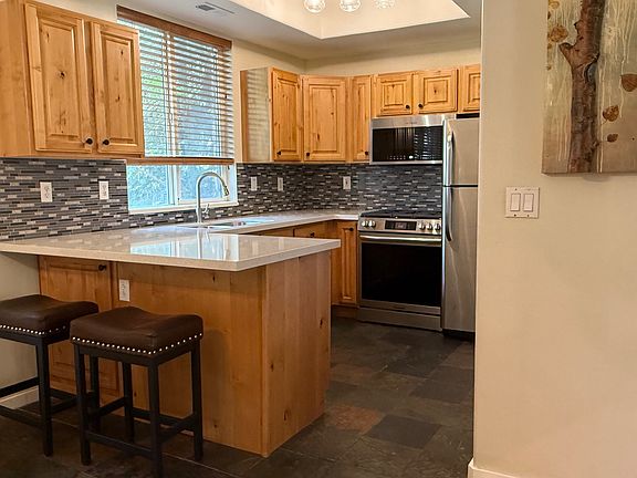 4th image of 1600 W Pinebrook Blvd #D2