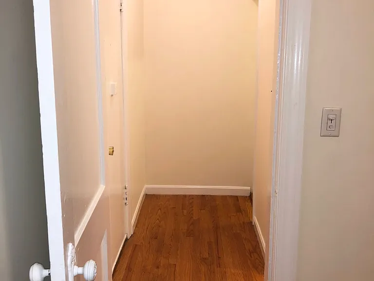63 Burbank St #4B — Photo 5