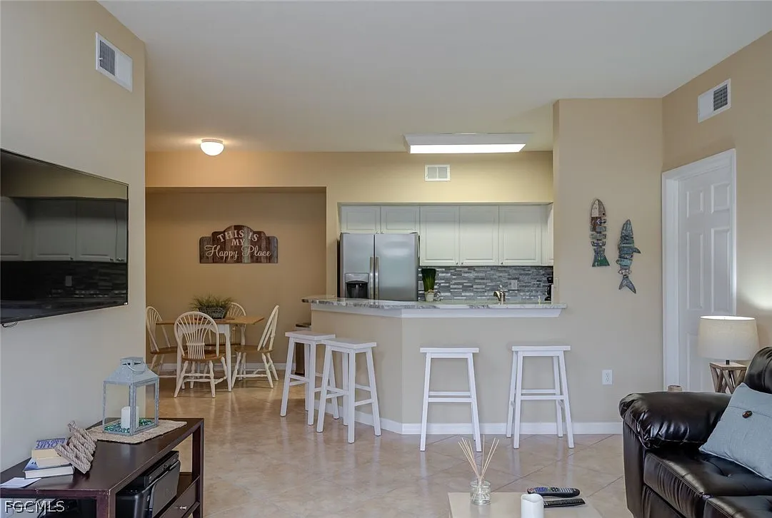 2 bed, 2.0 bath, 981 sqft, $3,300 — Photo 3