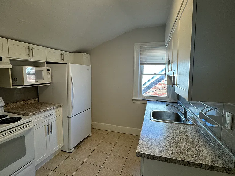 2177 Dougall Ave #1 — Photo 21