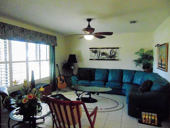 4th image of 955 Mayflower Ave