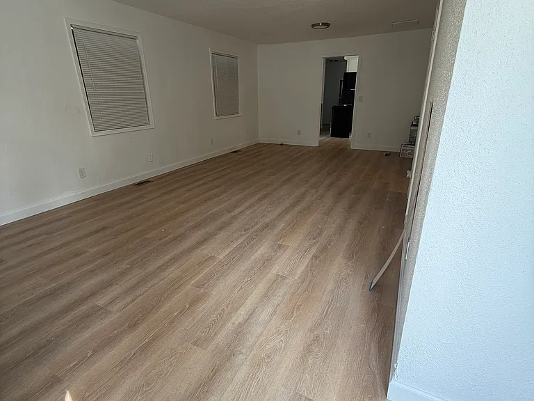 1502 E Arnold St — Photo 2