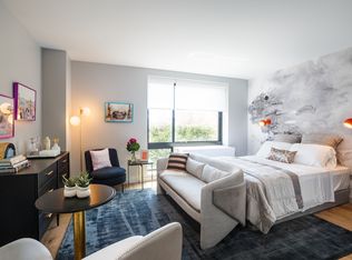 751 E 6th St #6P, New York, NY 10009