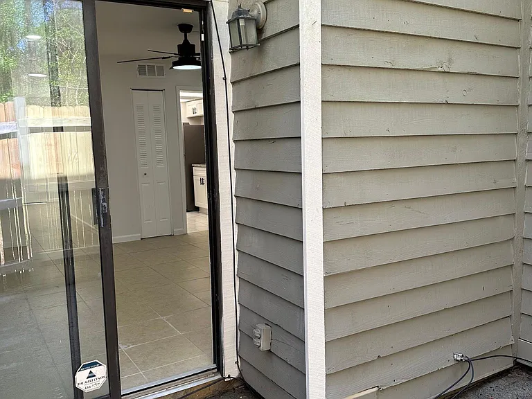 6339 Holcomb Way #D — Photo 24