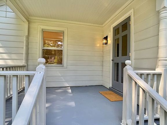 Side Porch / Entry