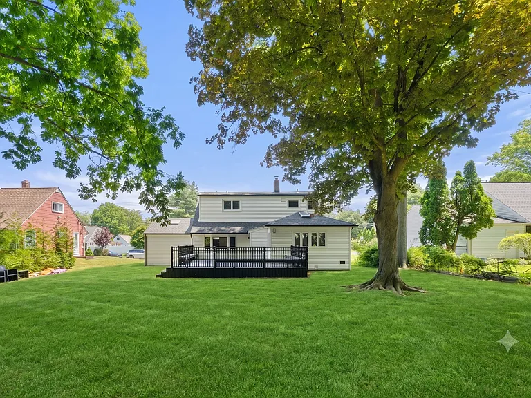Large, Flat Backyard with ~400 sq ft deck