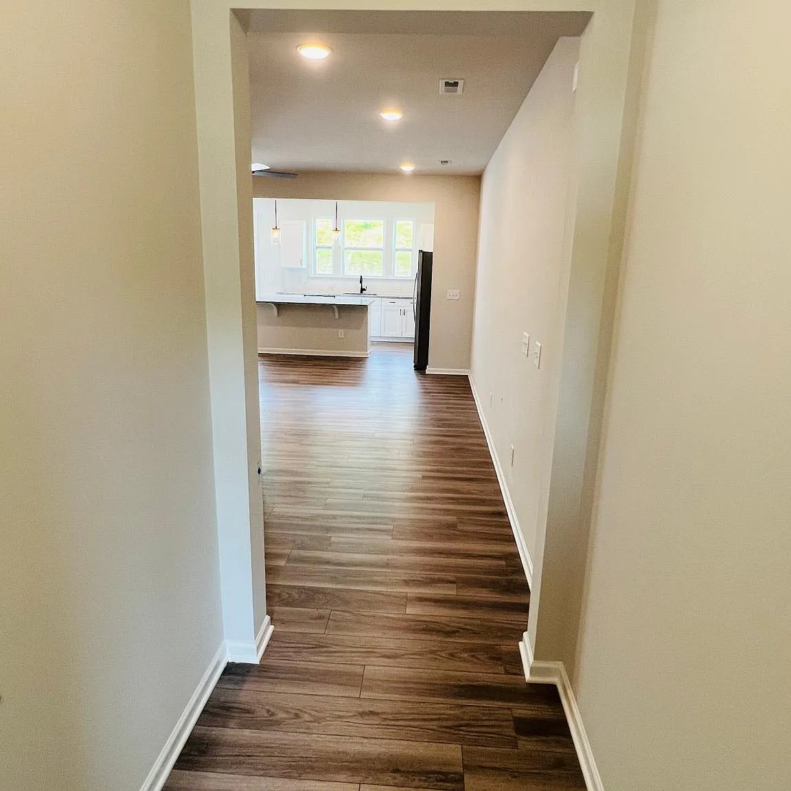 160 Royal Star Way — Photo 3