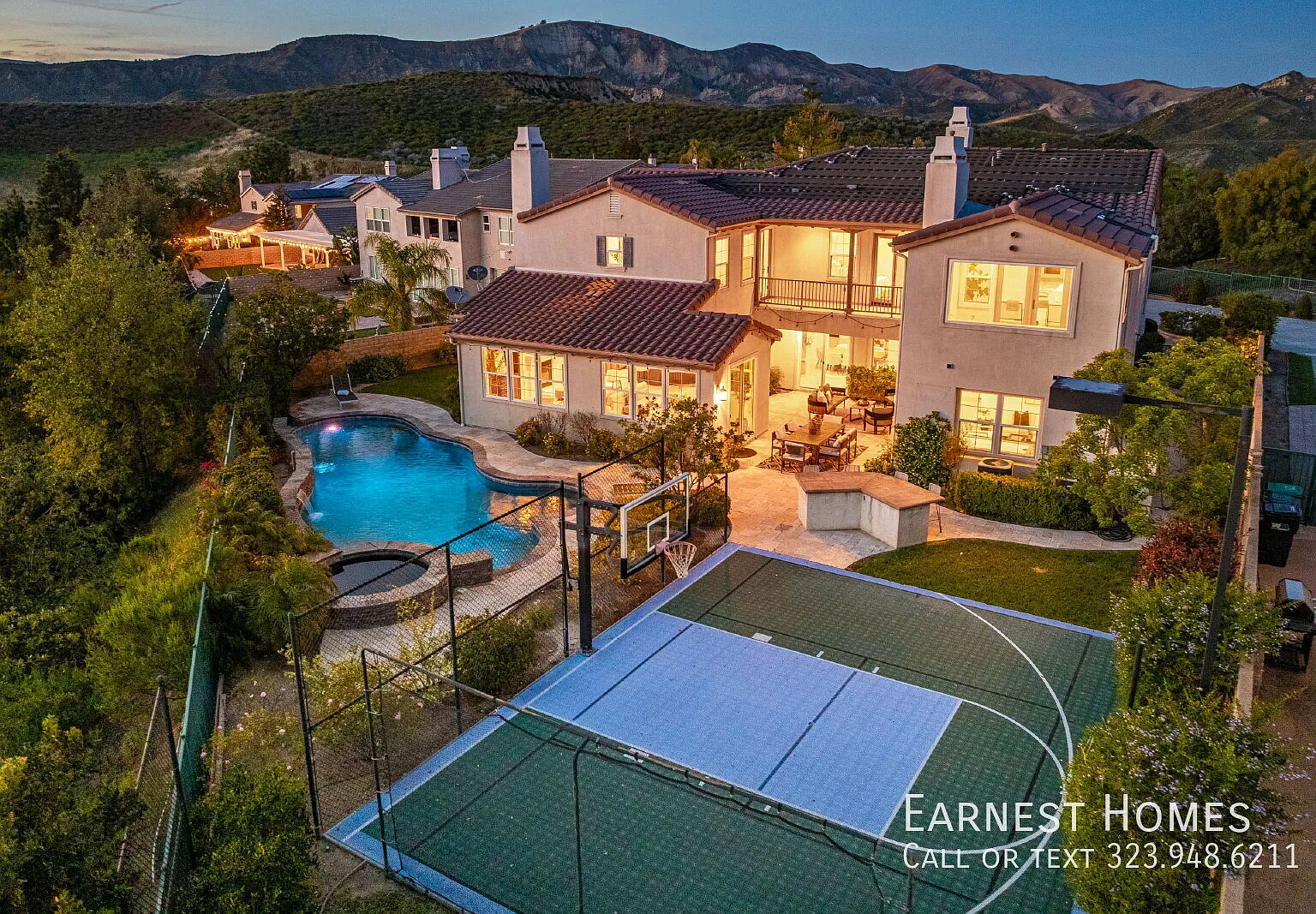 Spacious 5-Bedroom Simi Valley Estate with Pool, Spa, Sports Court & Mountain Views — Photo 1