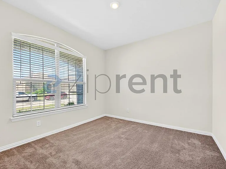 2130 Clarion Dr — Photo 26