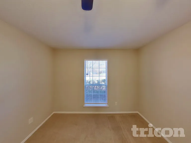 100 Adams Dr — Photo 10