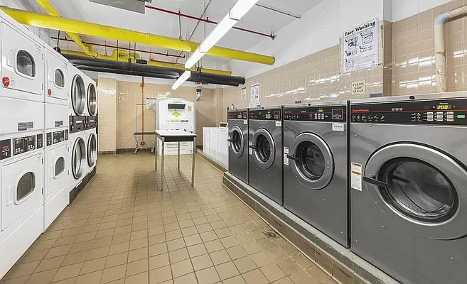 Rented by R New York | media 9