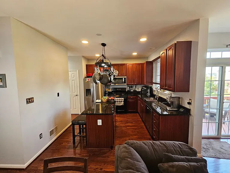 1201 Cambria Ter NE — Photo 8