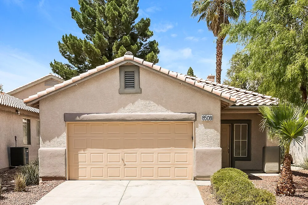 3 bed, 2.0 bath, 1244 sqft, $1,905 — Photo 1