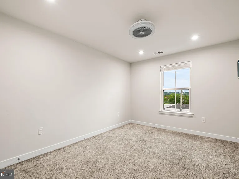 220 Chase Dr — Photo 25