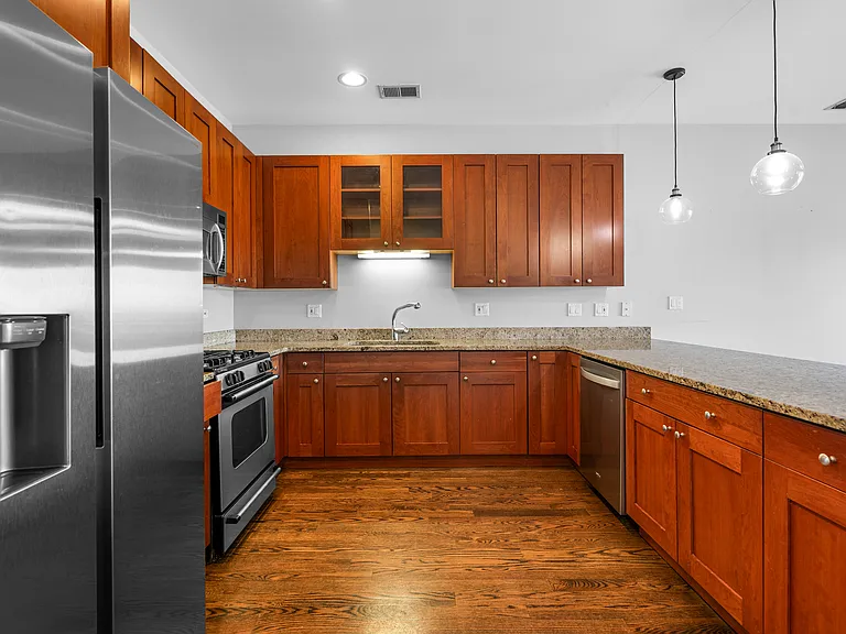 529 N Racine Ave #3 — Photo 4