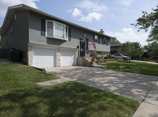 15307 Alameda Ave, Oak Forest, IL 60452