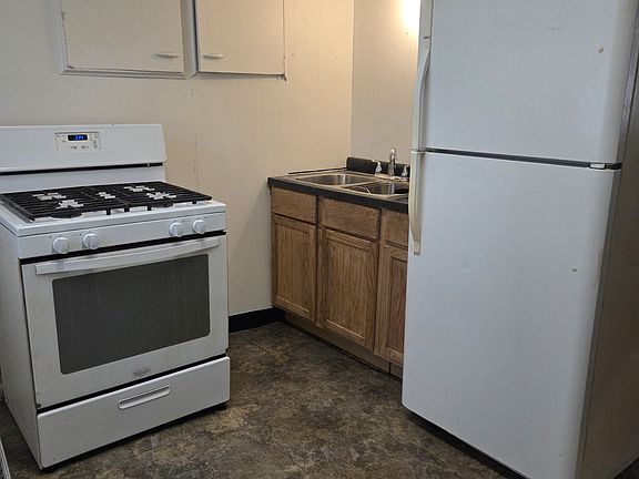 3rd image of 10046 S Bensley Ave