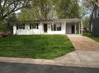 1065 N Jefferson St, Florissant, MO 63031
