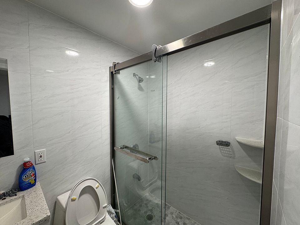 1st image of 1818 W 5th St #1