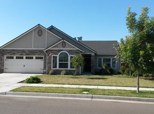 3236 W Oriole Ave, Visalia, CA