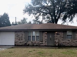 201 Melvyn Dr, Belle Chasse, LA 70037