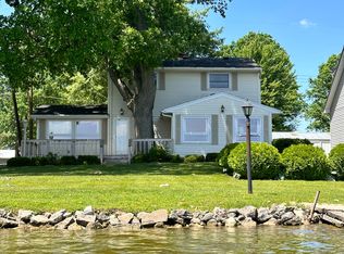 221 Lake View Dr, Hudson, MI 49247