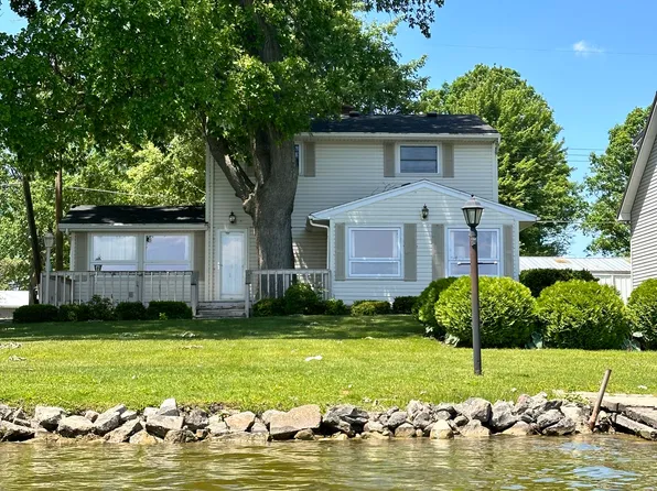 221 Lake View Dr, Hudson, MI 49247