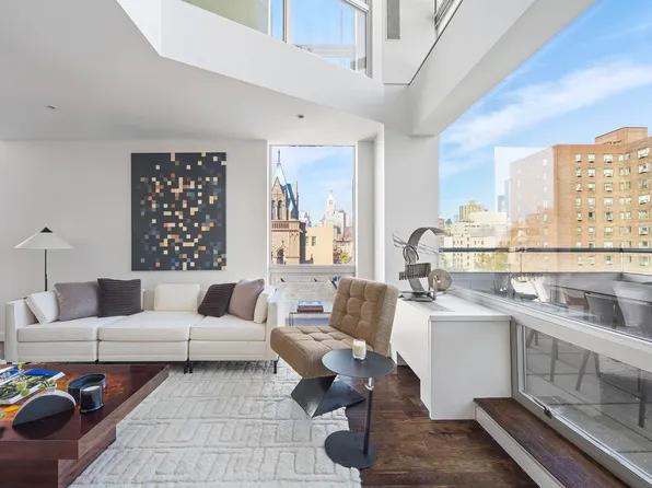 425 East 13th Street image 3 of 29