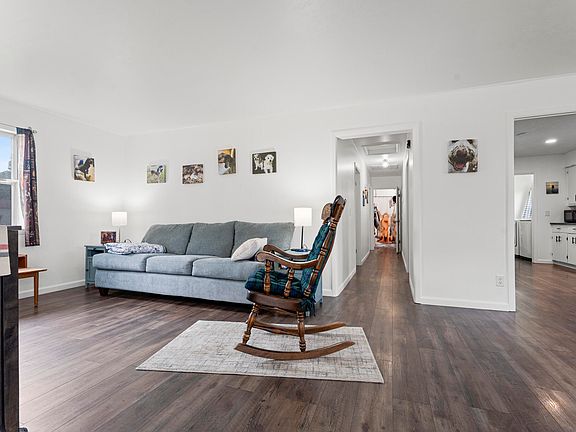 5th image of 300 Lake Rd #3